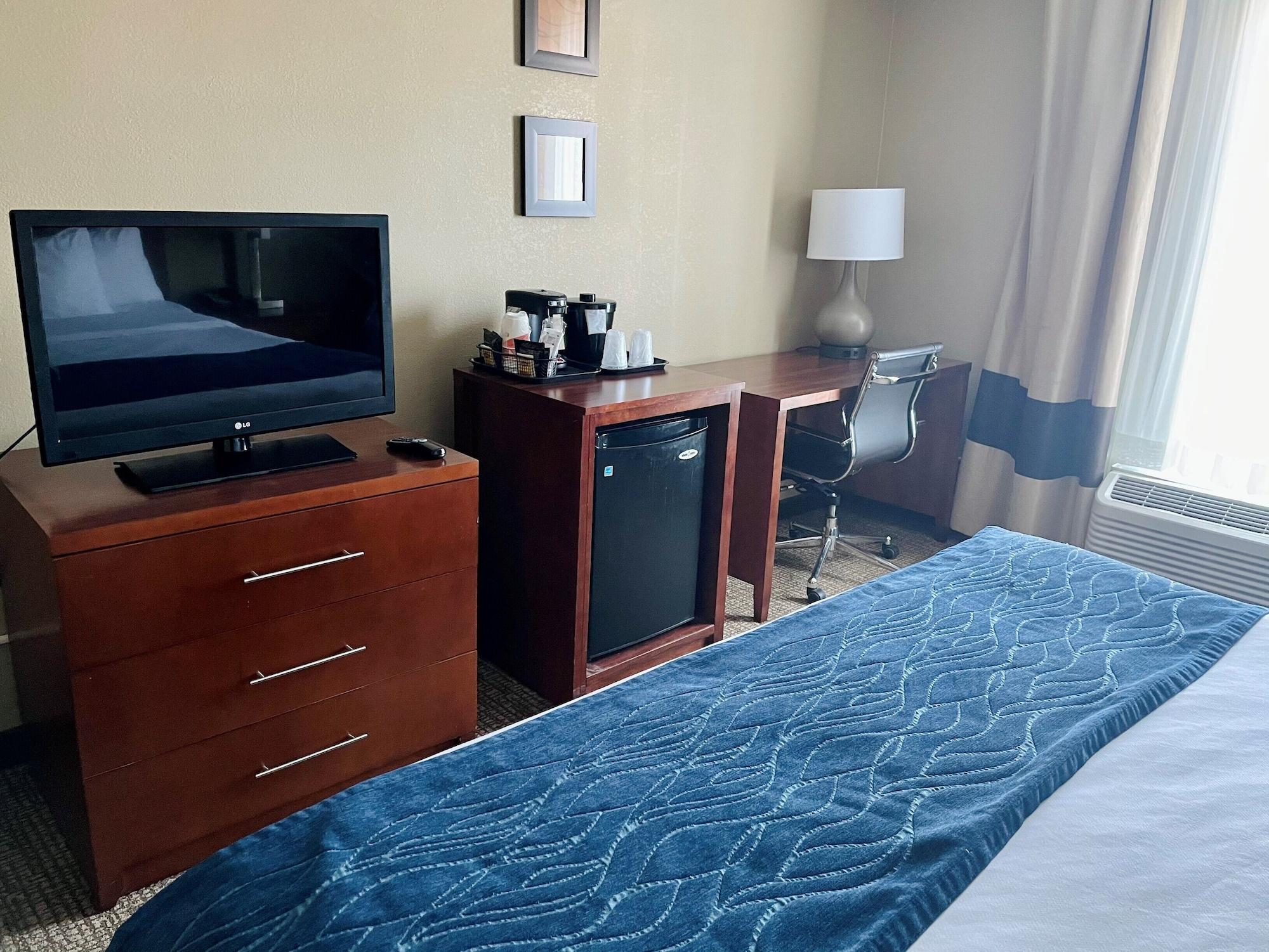 Comfort Inn Randolph-Boston Екстер'єр фото