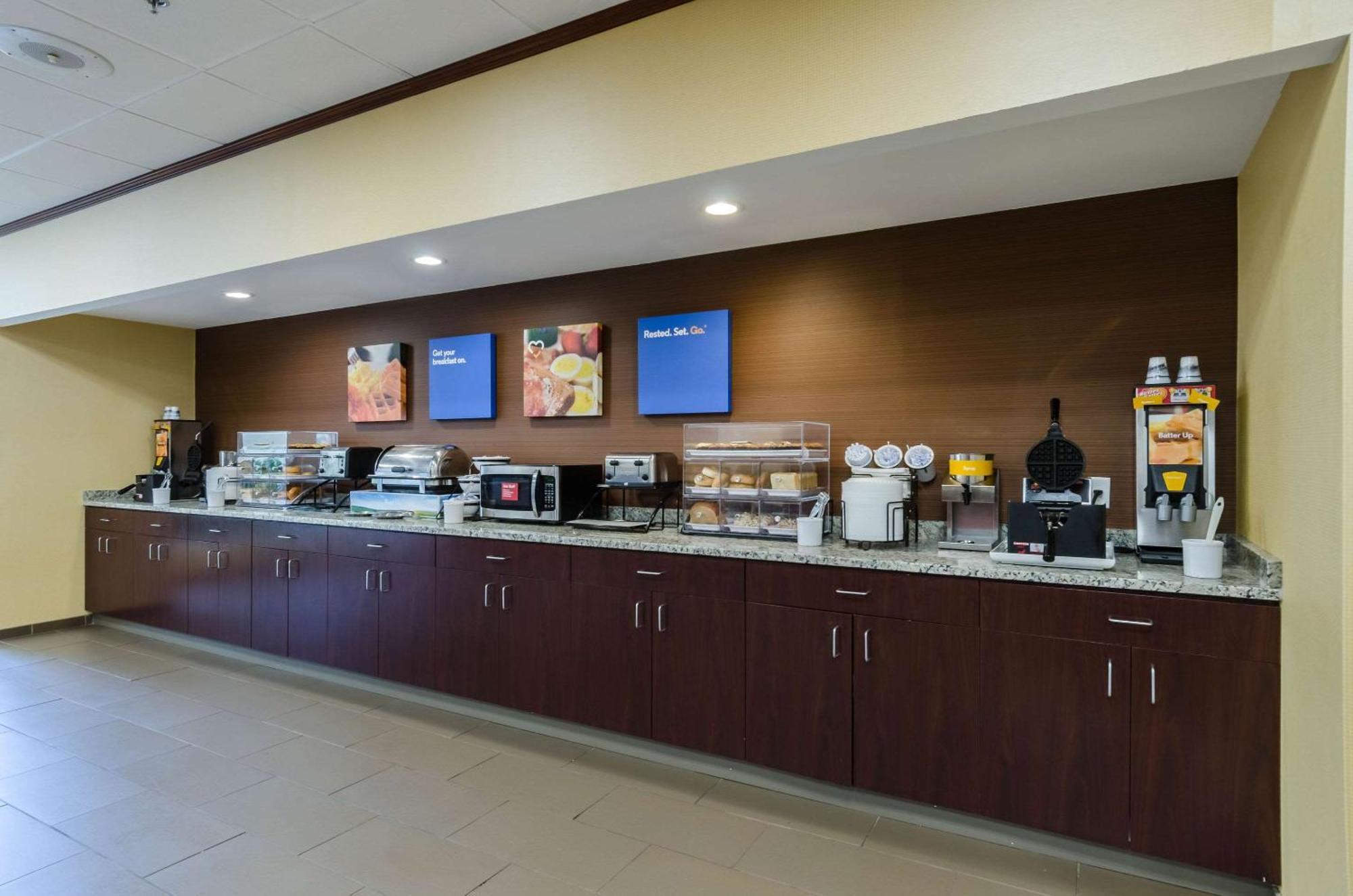 Comfort Inn Randolph-Boston Екстер'єр фото