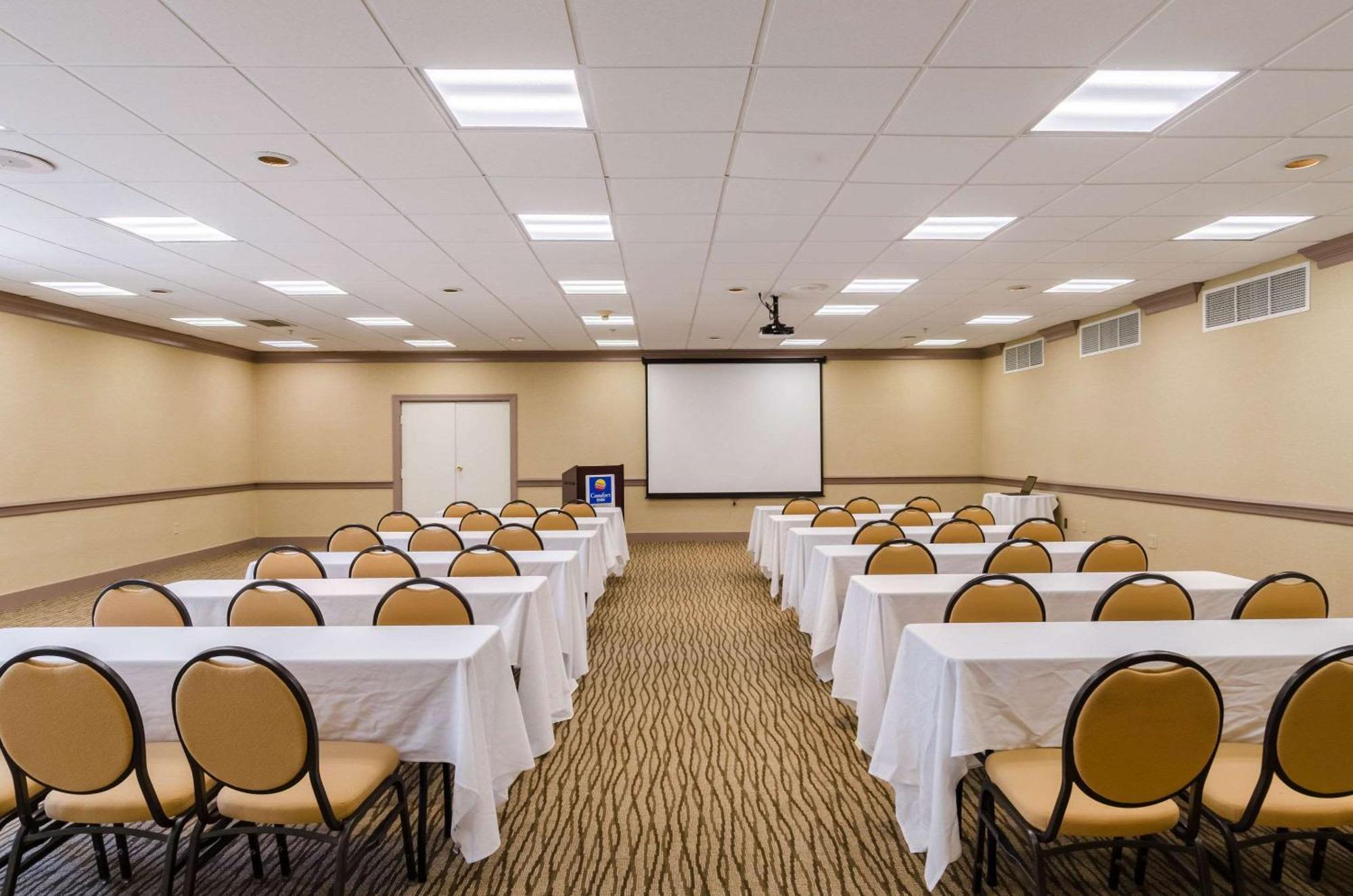 Comfort Inn Randolph-Boston Екстер'єр фото